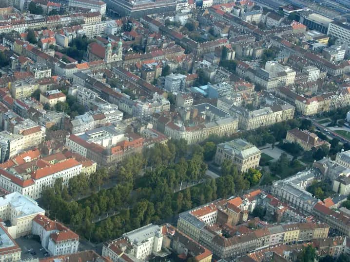Zrinjevac i okolne zagrebačke ulice iz zraka